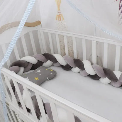 Protector Cuna Bebé Anti-Golpes - Trenza Suave Seguridad Infantil - Huellitas de Vida