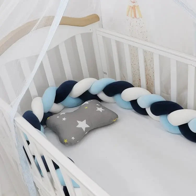 Protector Cuna Bebé Anti-Golpes - Trenza Suave Seguridad Infantil - Huellitas de Vida