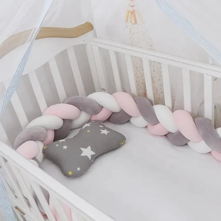 Protector Cuna Bebé Anti-Golpes - Trenza Suave Seguridad Infantil - Huellitas de Vida