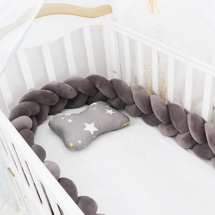Protector Cuna Bebé Anti-Golpes - Trenza Suave Seguridad Infantil - Huellitas de Vida