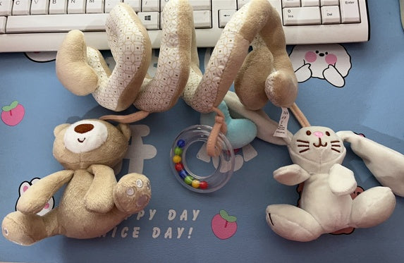 Sonajero Colgante Bebé - Juguete Peluche Conejo Oso Cochecito - Huellitas de Vida