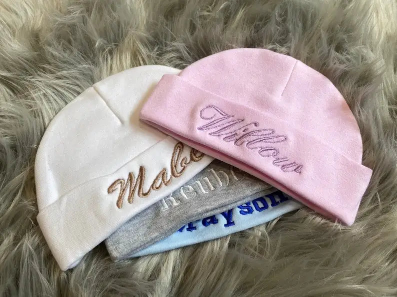 Gorro Personalizado Bordado Bebé - Gorro Hospital Recién Nacido Nombre Personalizable Regalo - Huellitas de Vida