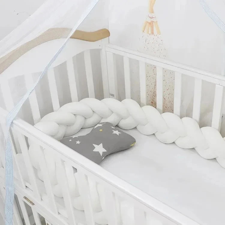 Protector de Cuna Trenzado Tipo Nudo - Seguridad y Decoración Bebé - Huellitas de Vida