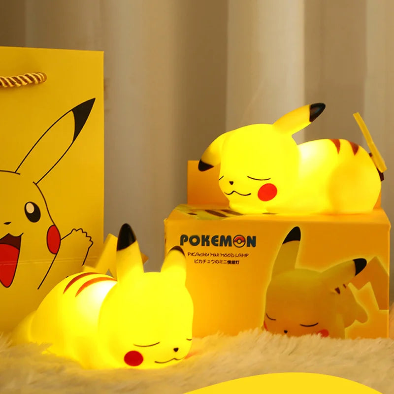 Lámpara Nocturna Pikachu Pokémon - Luz Mesita Noche Niños Juguete Luminoso Regalo Cumpleaños - Huellitas de Vida
